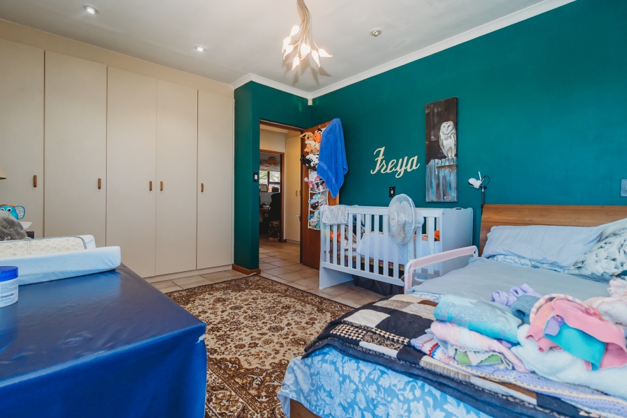 7 Bedroom Property for Sale in Outeniqua Strand Western Cape